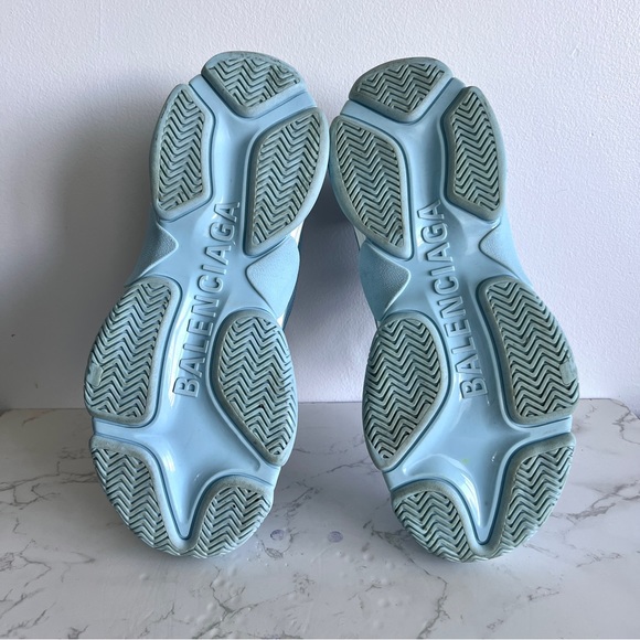 Worn ONCE Men’s BALENCIAGA TRIPLE S Light Blue Sneaker with All Accessories - Picture 9 of 10